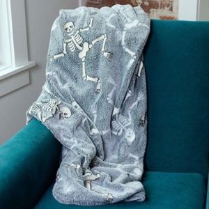 Halloween Skeleton glow in the dark plush throw blanket